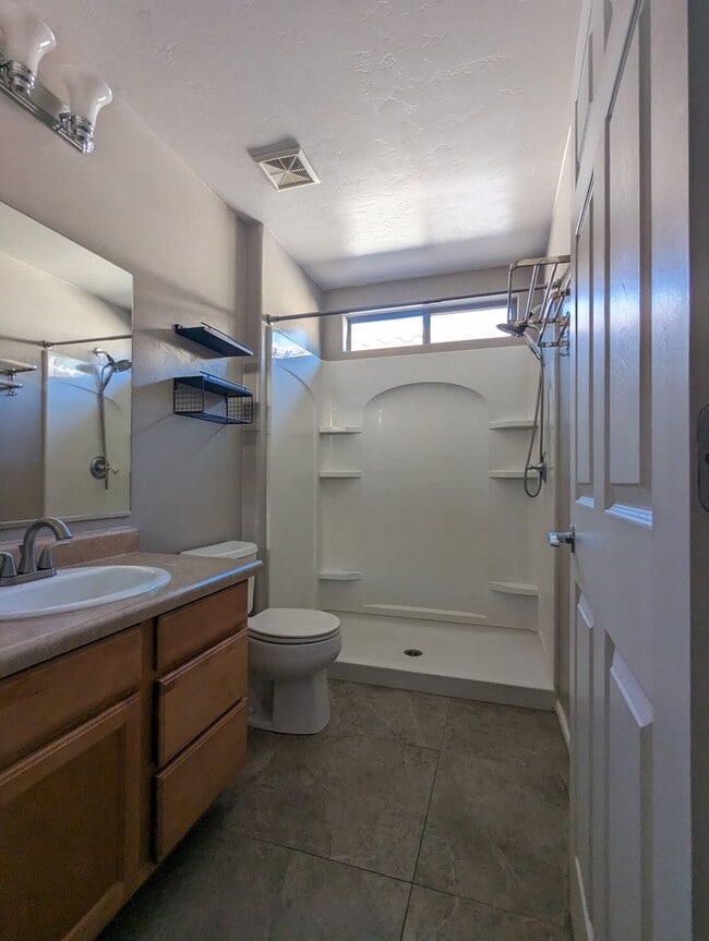 Building Photo - 3 Bedroom 2 Bath Rental in Sahuarita