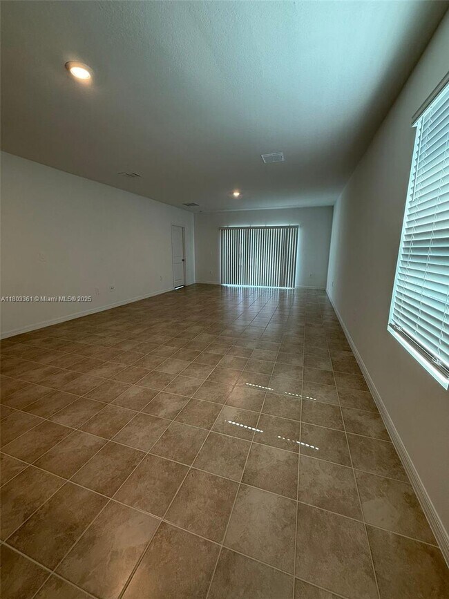 Building Photo - 5658 Nispero Wy