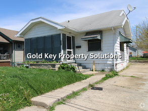 Building Photo - Spacious 2 BR 1 BA House with Central Air ...