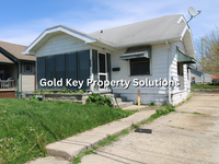 Building Photo - Spacious 2 BR 1 BA House with Central Air ...