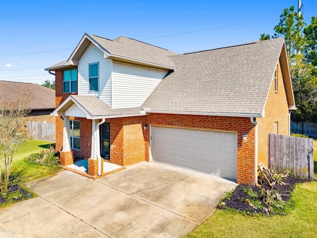 Building Photo - 140 Kinley Ave