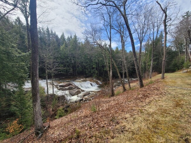 Building Photo - 6 month SUMMER SEASONAL on the River - $500 DISCOUNT!! - $2400/mo 2 bed 2 bath available now!