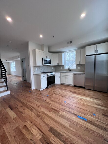 Building Photo - 125 Broughton Ave