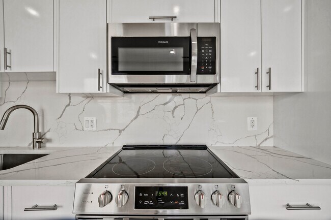 Building Photo - 1638 K St NW