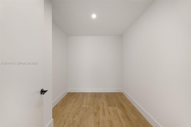 Building Photo - 3034 Oak Ave