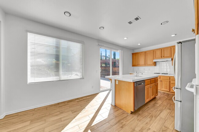 Building Photo - 17776 Sweetgum Ln