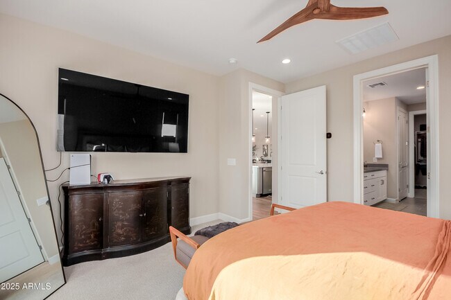 Building Photo - 11353 N Luckenbach St