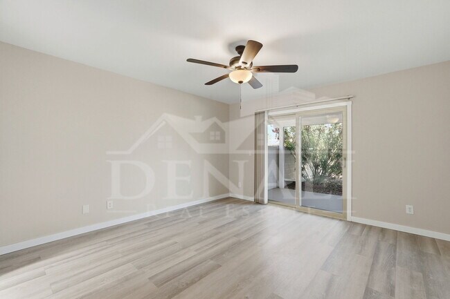 Building Photo - 10602 E Elmhurst Dr