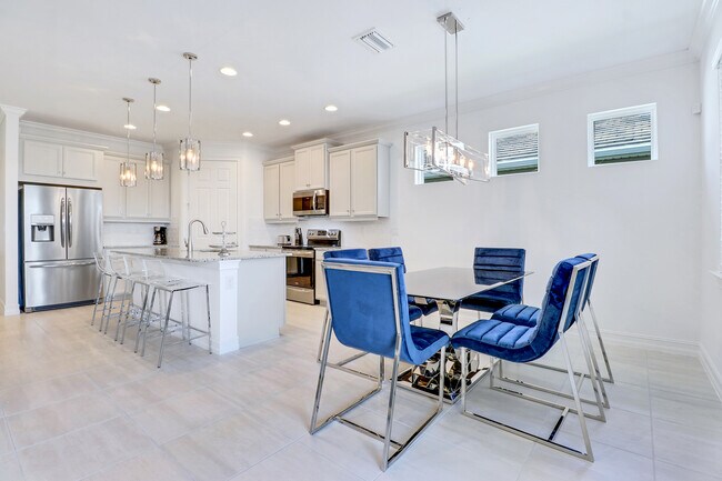 Dining area - 14578 Tropical Dr