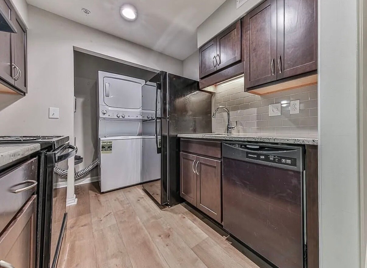 Building Photo - 1166 Booth Rd SW