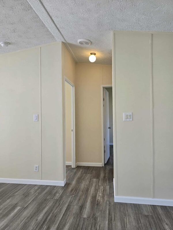 Building Photo - 127 Knollwood Dr