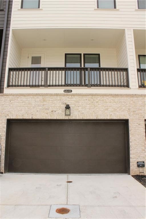 Building Photo - 6641 Beacon Dr