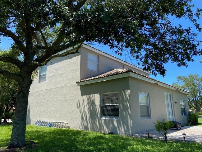 Building Photo - 4838 NW 58th Pl