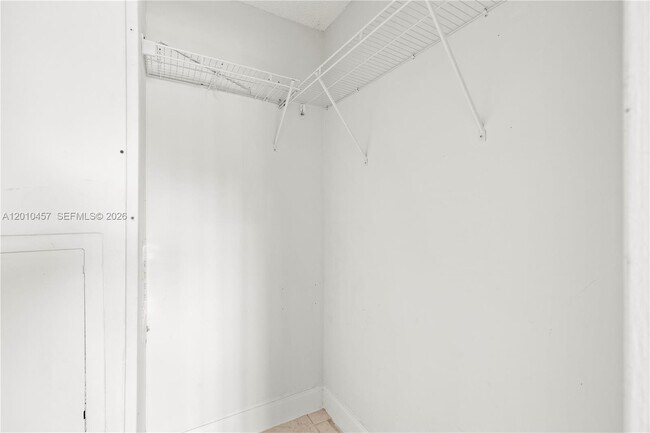 Building Photo - 1800 SW 97th Ave