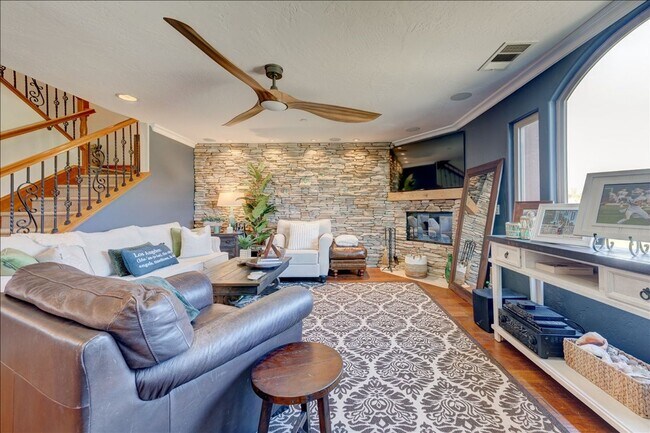 Building Photo - 7608 Camino Aberto