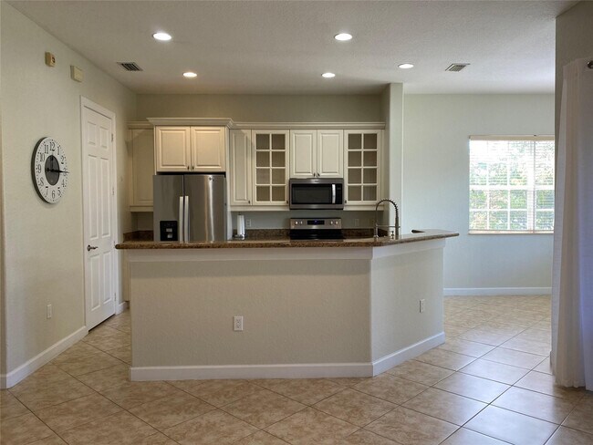 Building Photo - 8203 NW 128th Ln