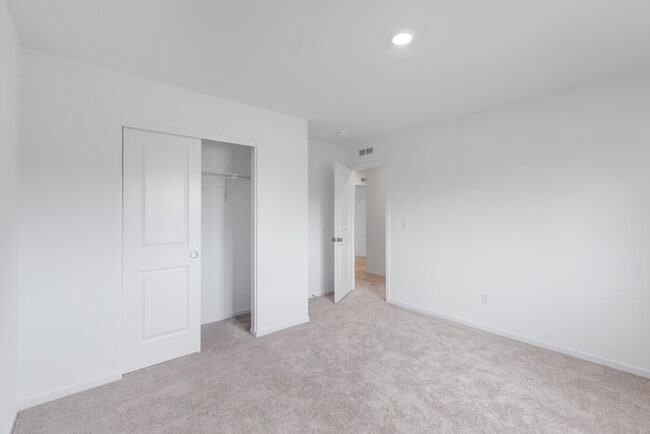 Building Photo - BRAND NEW FOUR BEDROOM IN WEST LONGVIEW