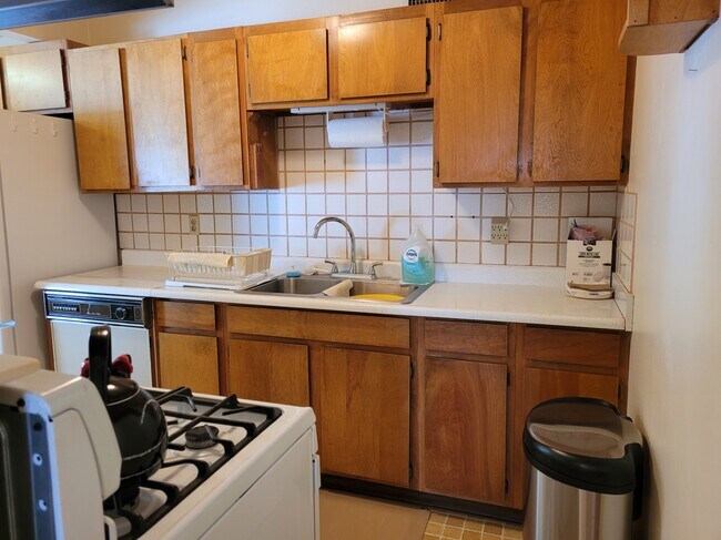 Building Photo - 600 El Recreo Ct