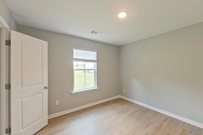 Building Photo - 664 June St