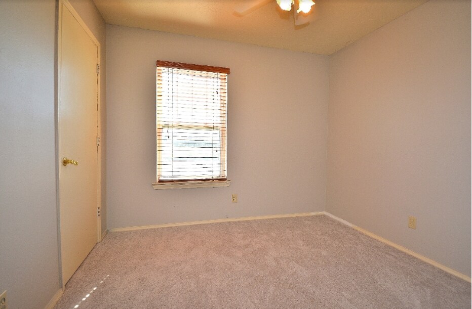 Building Photo - 1032 Camino Vista Aurora