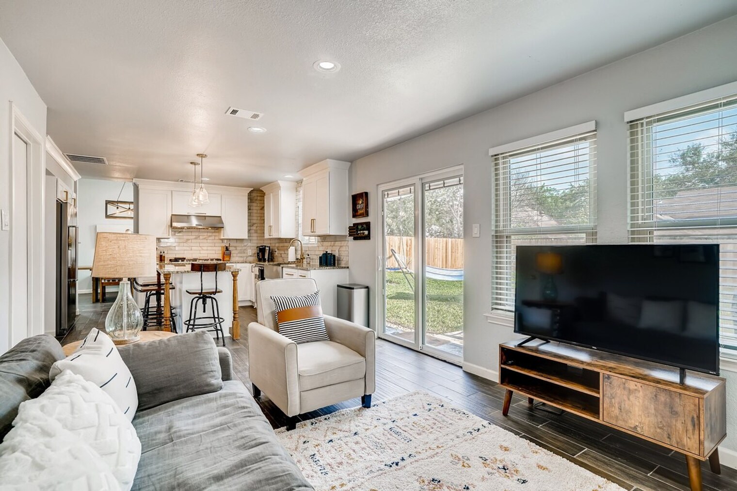 Building Photo - 2201 Rosemary Ln