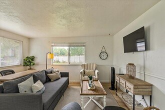 Building Photo - 622 S 1000 W