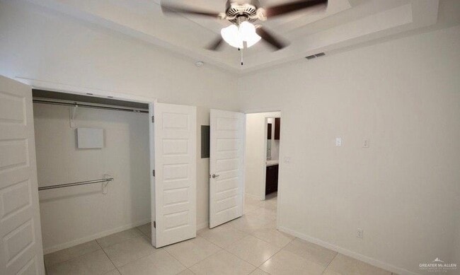 Building Photo - 1713 W Garrison Dr