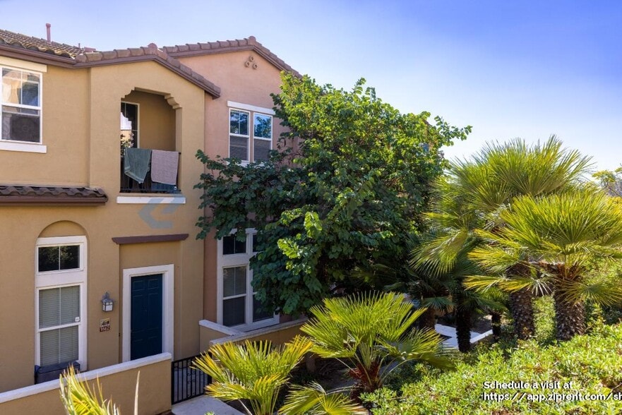 Building Photo - 1860 E 12th St