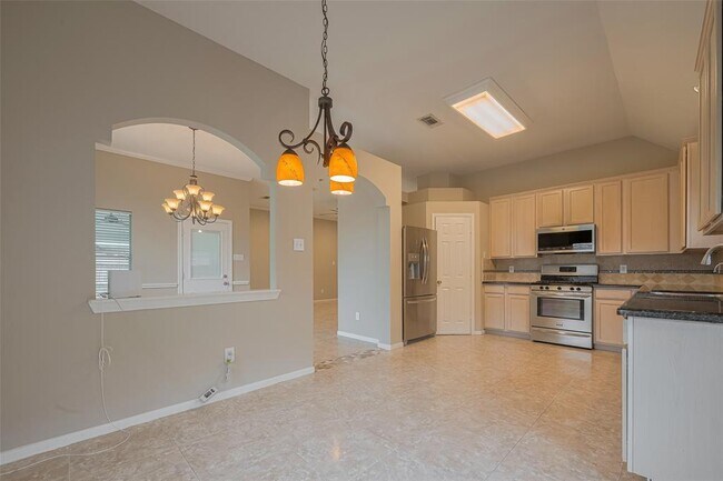 Building Photo - 9502 Willow Crossing Dr