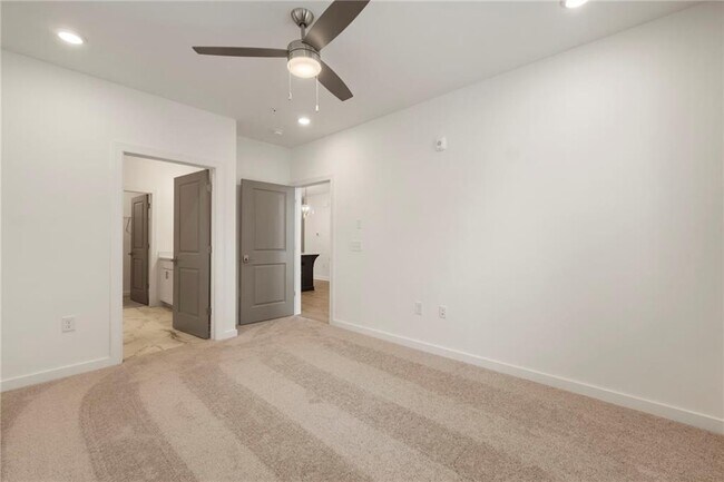 Building Photo - 388 Pratt Dr SE