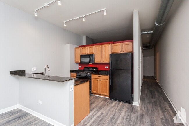Building Photo - 950 W Leland Ave
