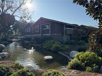 Building Photo - 211 Springview