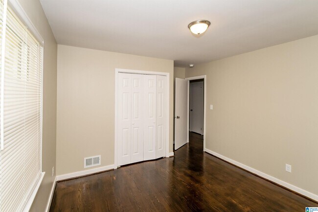 Building Photo - 557 Zinnia Ln