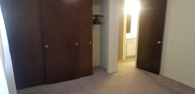 Building Photo - 7729 Timber Hill Dr