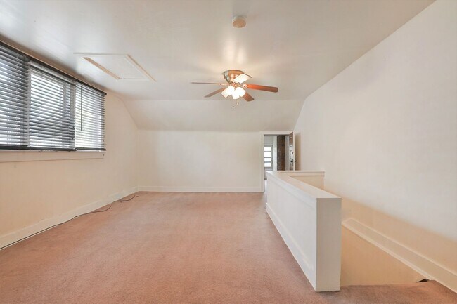 Building Photo - Central Campus - Newly renovated 4 Bedroom 2 Bathroom House