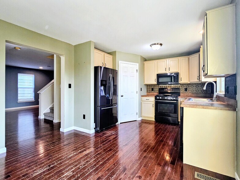 Building Photo - 117 Ironwood Ct