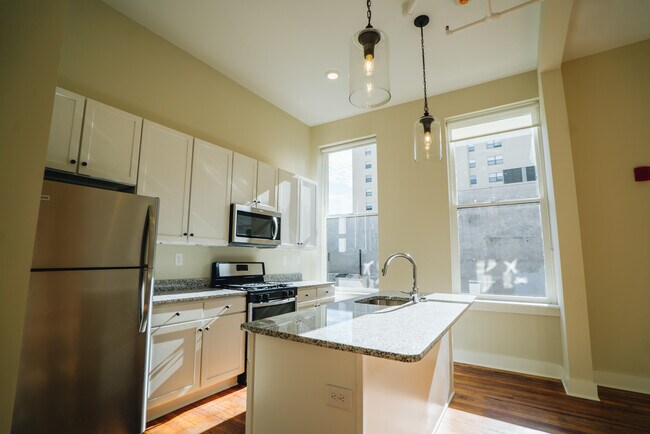 Building Photo - 520 Mulberry St