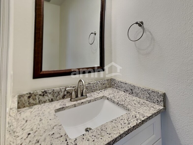 Building Photo - 9824 E Onza Ave