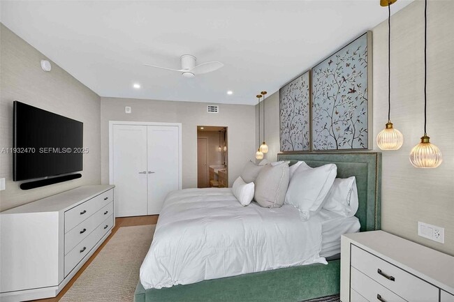 Building Photo - 700 NE 24th St