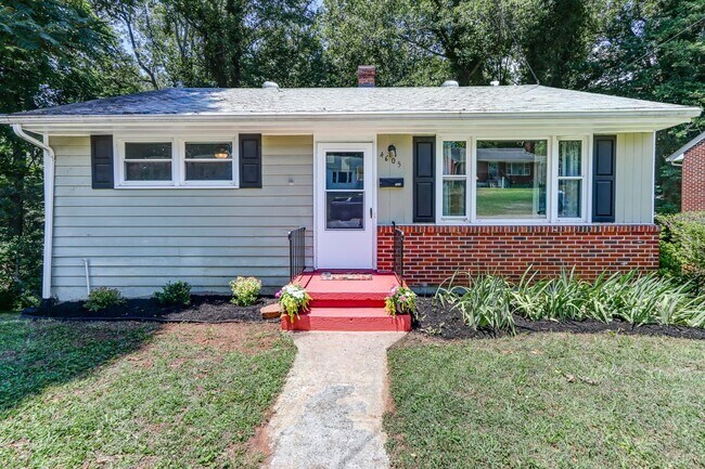 Building Photo - 4605 Greenwood Dr