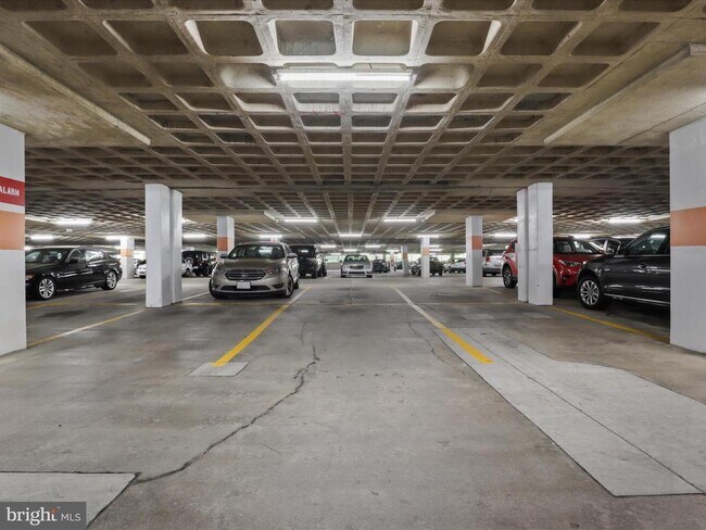 Building Photo - 3705 S George Mason Dr