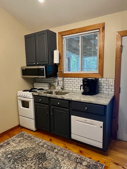 Building Photo - 2207 White Oak Ln