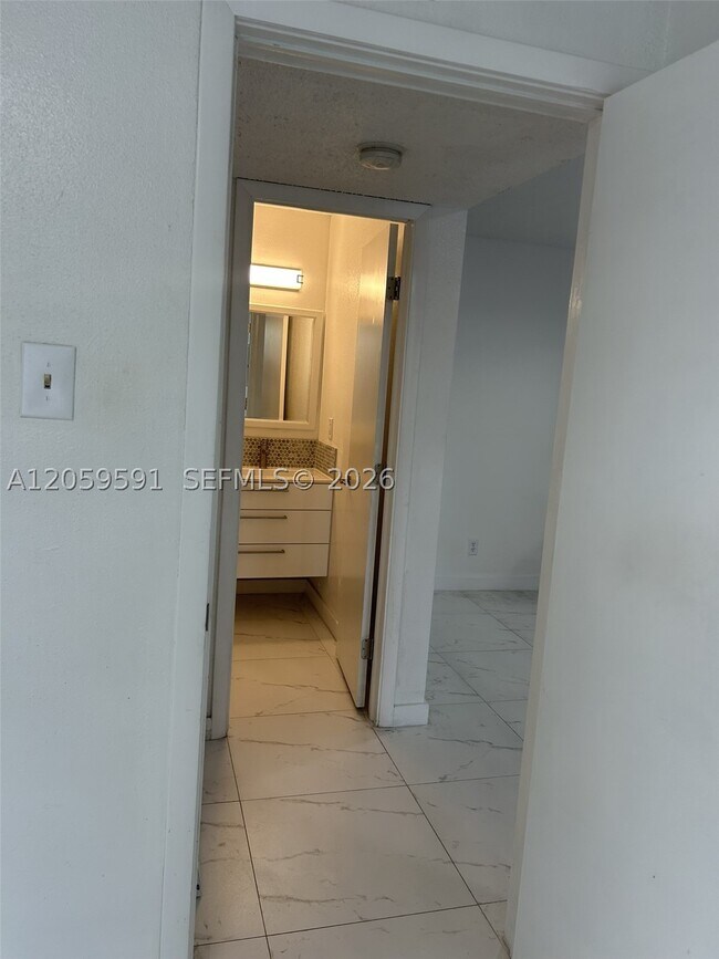 Building Photo - 15051 SW 103rd Ln