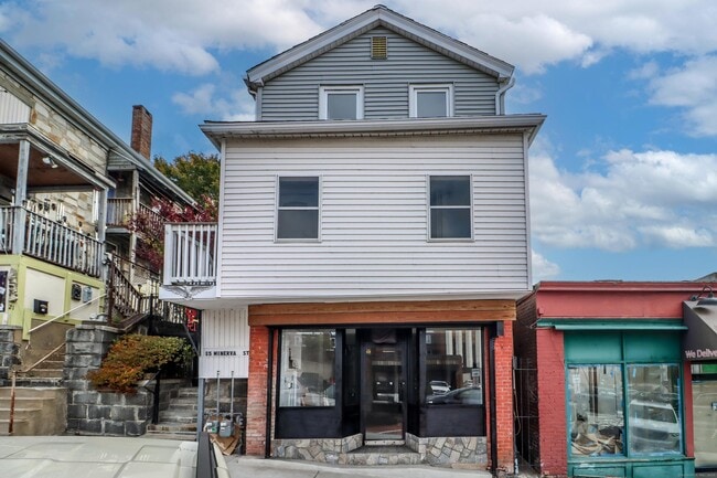 Building Photo - 15 Minerva St