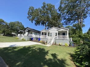 Building Photo - 3 Ladson St