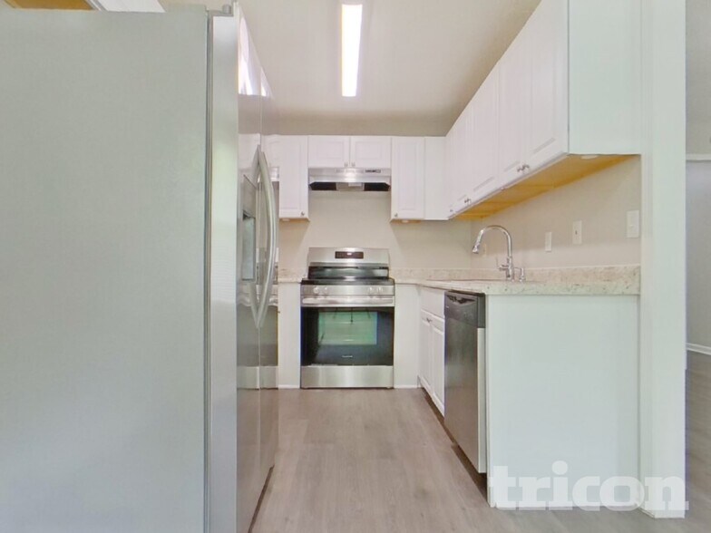 Building Photo - 2308 S Partridge Cir