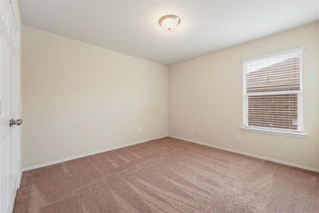 Building Photo - 1709 Gigante Dr