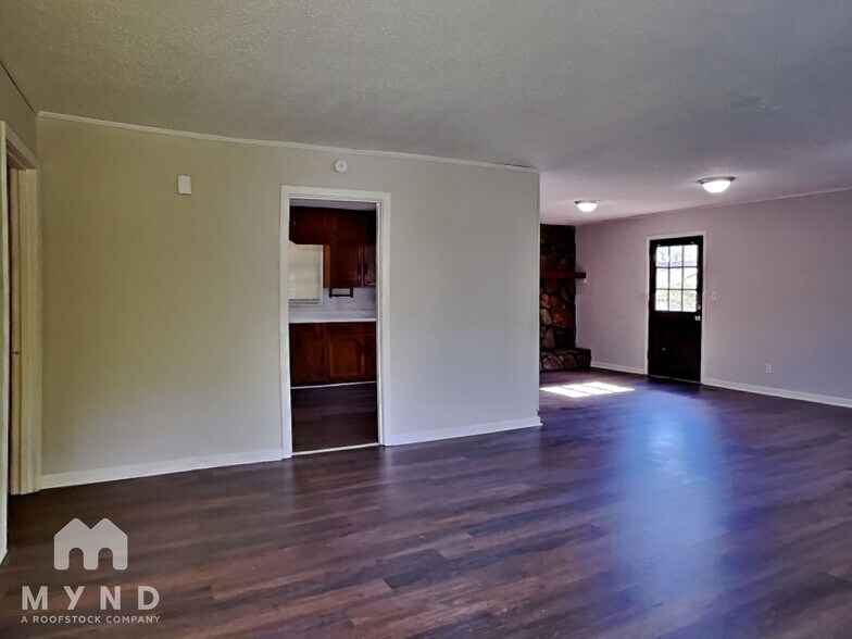 Building Photo - 217 Marshall Dr