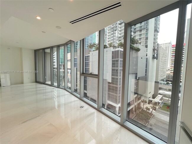 Building Photo - 300 Biscayne Boulevard Way