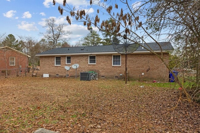 Building Photo - 109 Oak Grove Ave